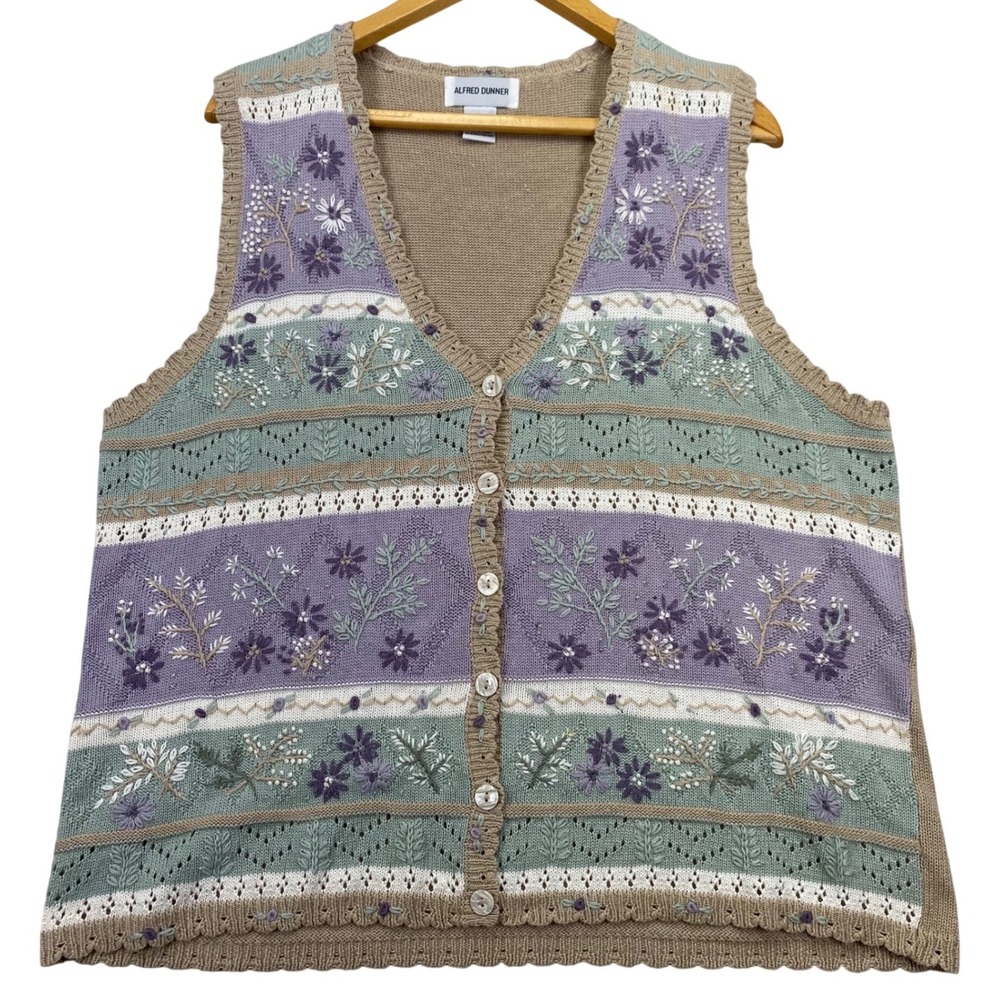 Alfred Dunner Sweater Vest Womens Medium Tan Floral Embroidered V-Neck Button Up